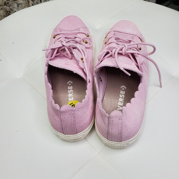 Chuck Taylors Converse Sneakers Size 9 - Picture 2 of 5